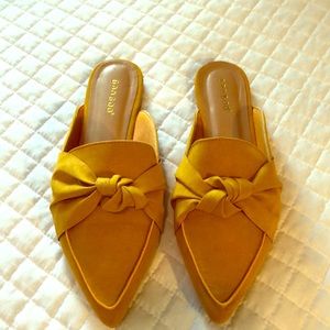 Bamboo Fit for Flattery Mule - mustard